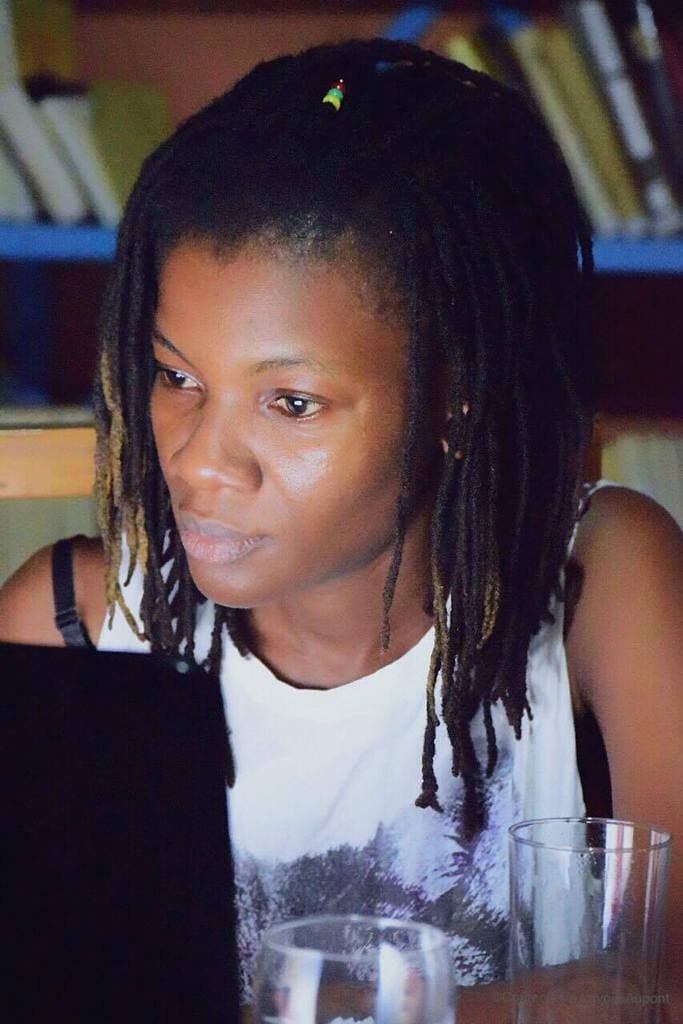N° 002 - Je lis pour nourrir ma folie
